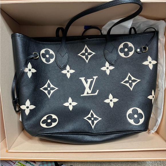 Louis Vuitton Neverfull MM - Picture 3 of 7